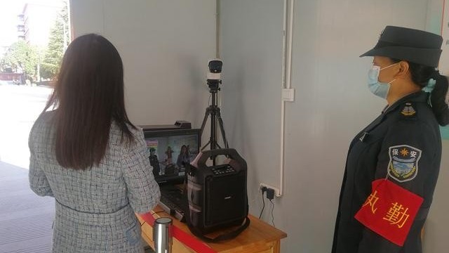 人體自動(dòng)測溫儀