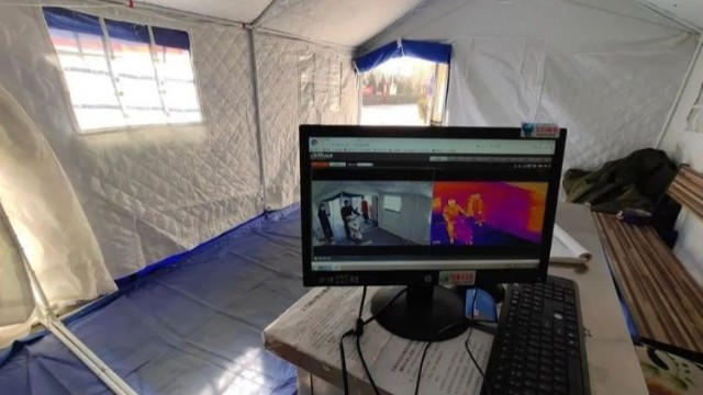 立式紅外線人體測(cè)溫儀