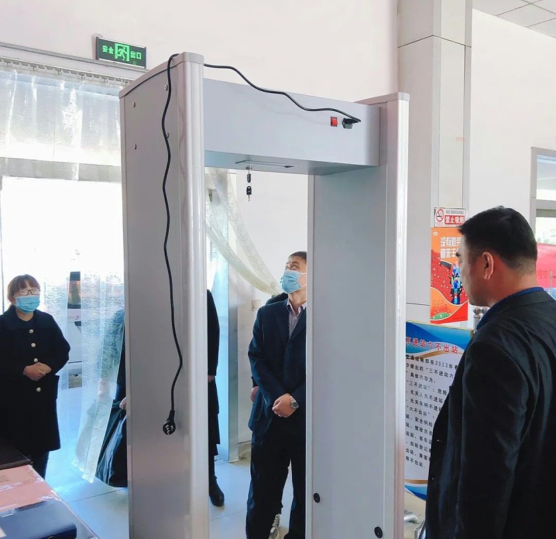 測(cè)溫安檢門