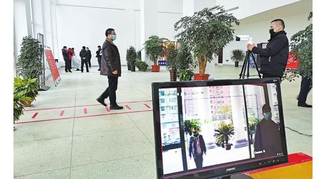 紅外測溫?zé)嵯駜x