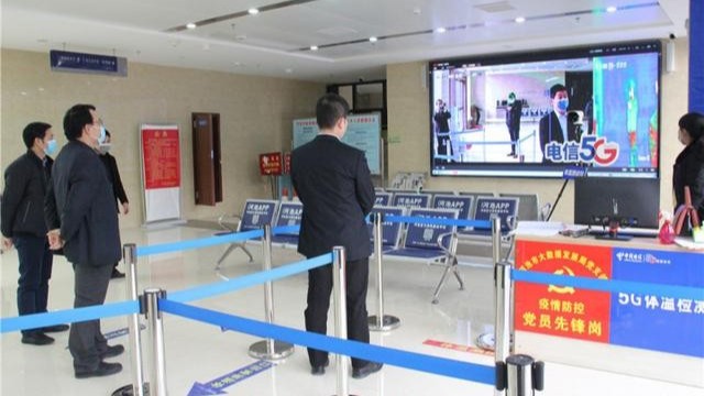 智能人臉測溫儀