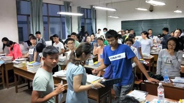 手機(jī)探測器準(zhǔn)確探測手機(jī)等電子產(chǎn)品，營造良好校園學(xué)習(xí)氛圍