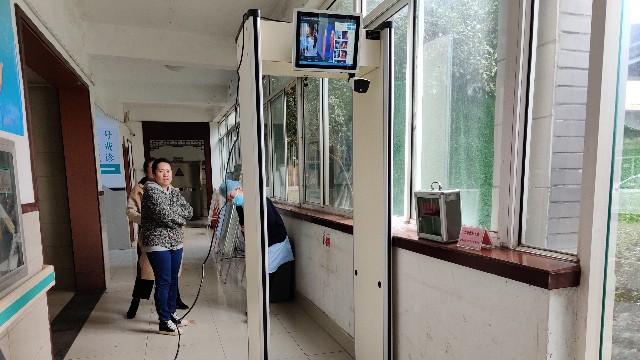 熱成像測(cè)溫安檢門(mén)