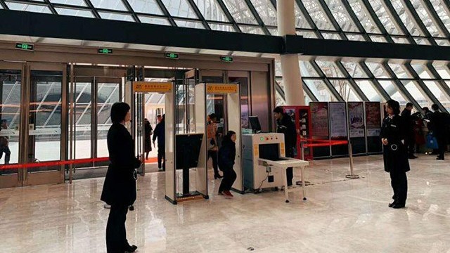 連云港保利大劇院引入劇院安檢門等安檢設備，確保場館平安有序