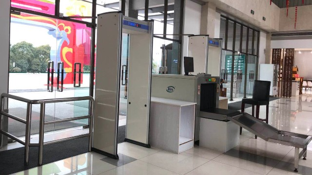 為了游客玩得更安心！杭州開(kāi)元森泊度假樂(lè)園安裝探天下景區(qū)安檢門(mén)