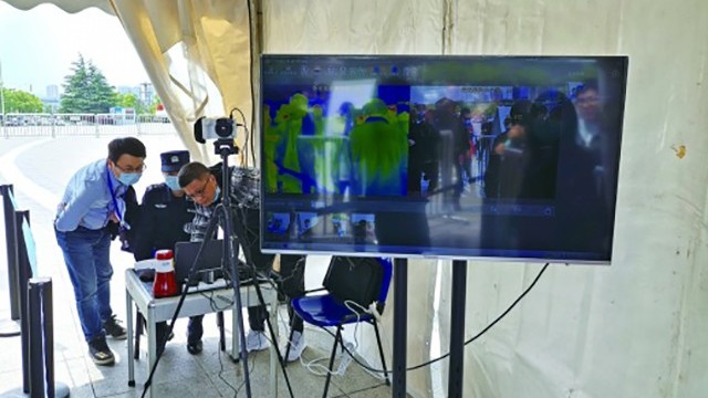 紅外熱成像體溫檢測(cè)儀測(cè)溫不停留，異常即報(bào)警，守住抗疫第一道防線