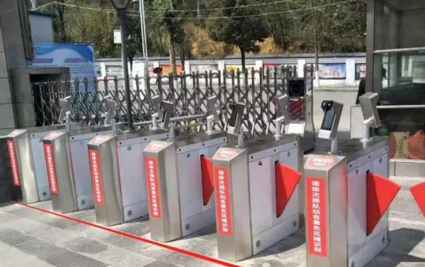 人臉識(shí)別測(cè)溫門禁