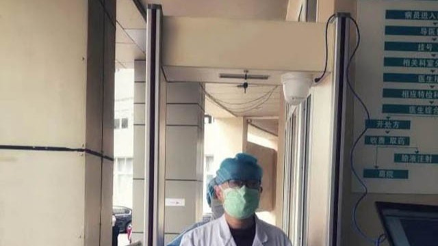 減輕醫(yī)務(wù)人員工作量，熱成像自動測溫安檢門加強(qiáng)防控檢查程序